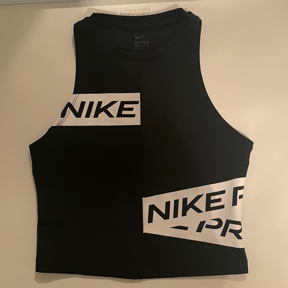 Nike workout crop top